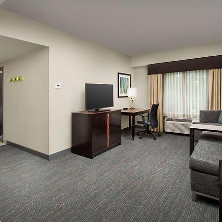 Hampton Inn & Suites Alpharetta-Windward Bagian luar foto