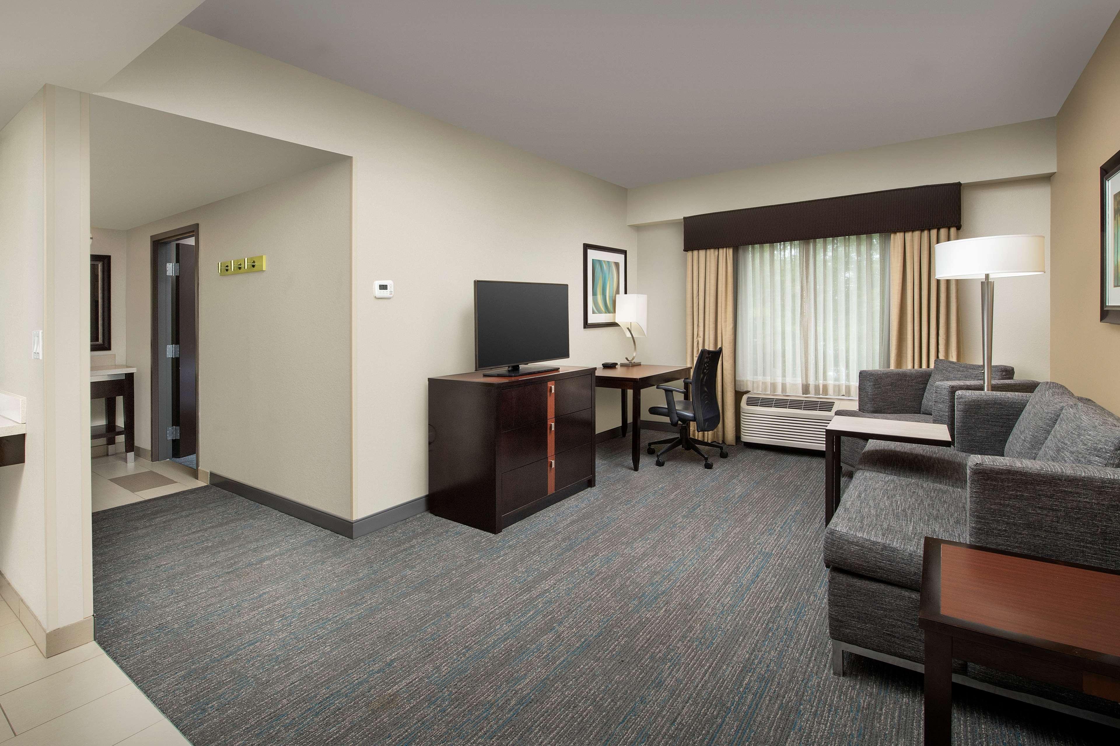Hampton Inn & Suites Alpharetta-Windward Bagian luar foto